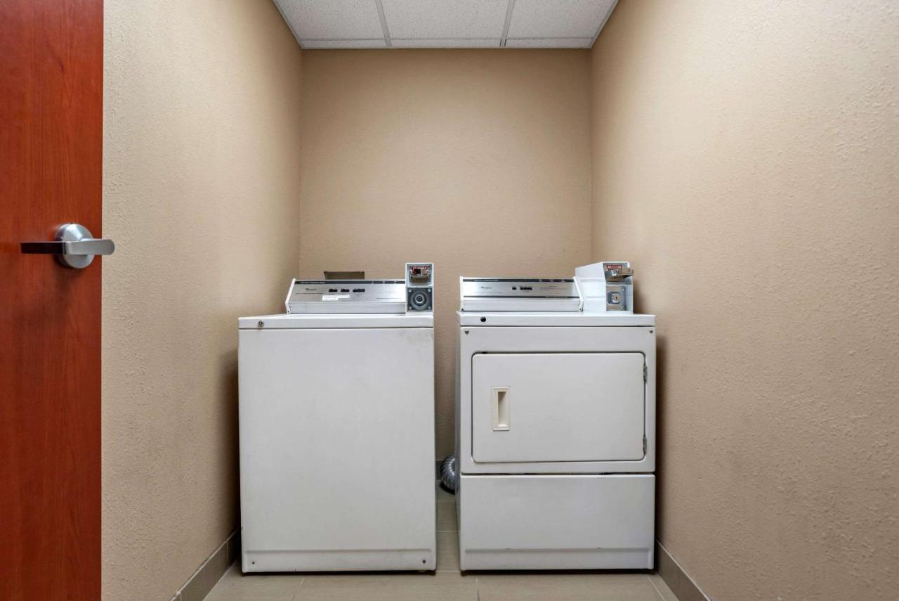 Comfort Inn & Suites Clinton Extérieur photo