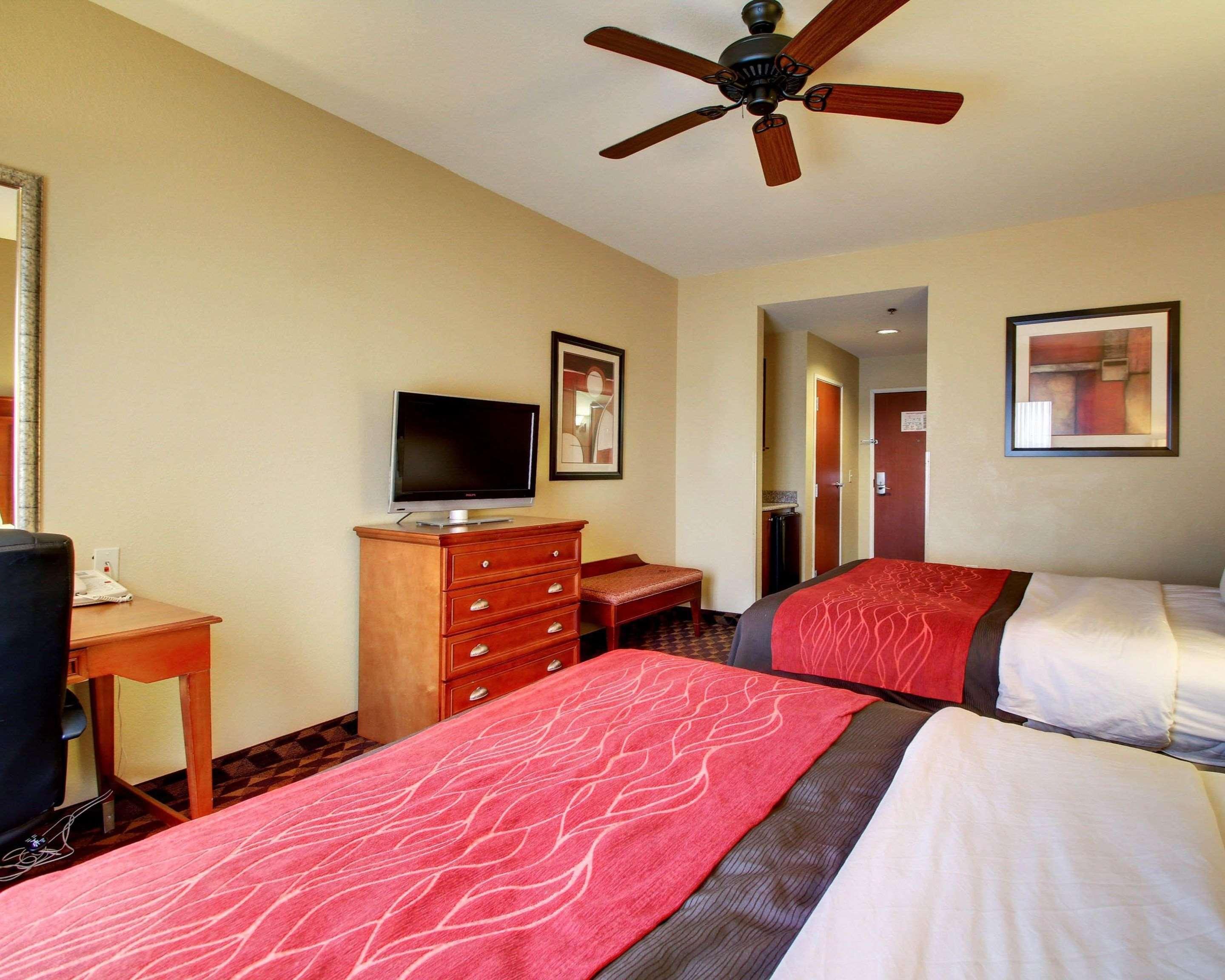 Comfort Inn & Suites Clinton Extérieur photo