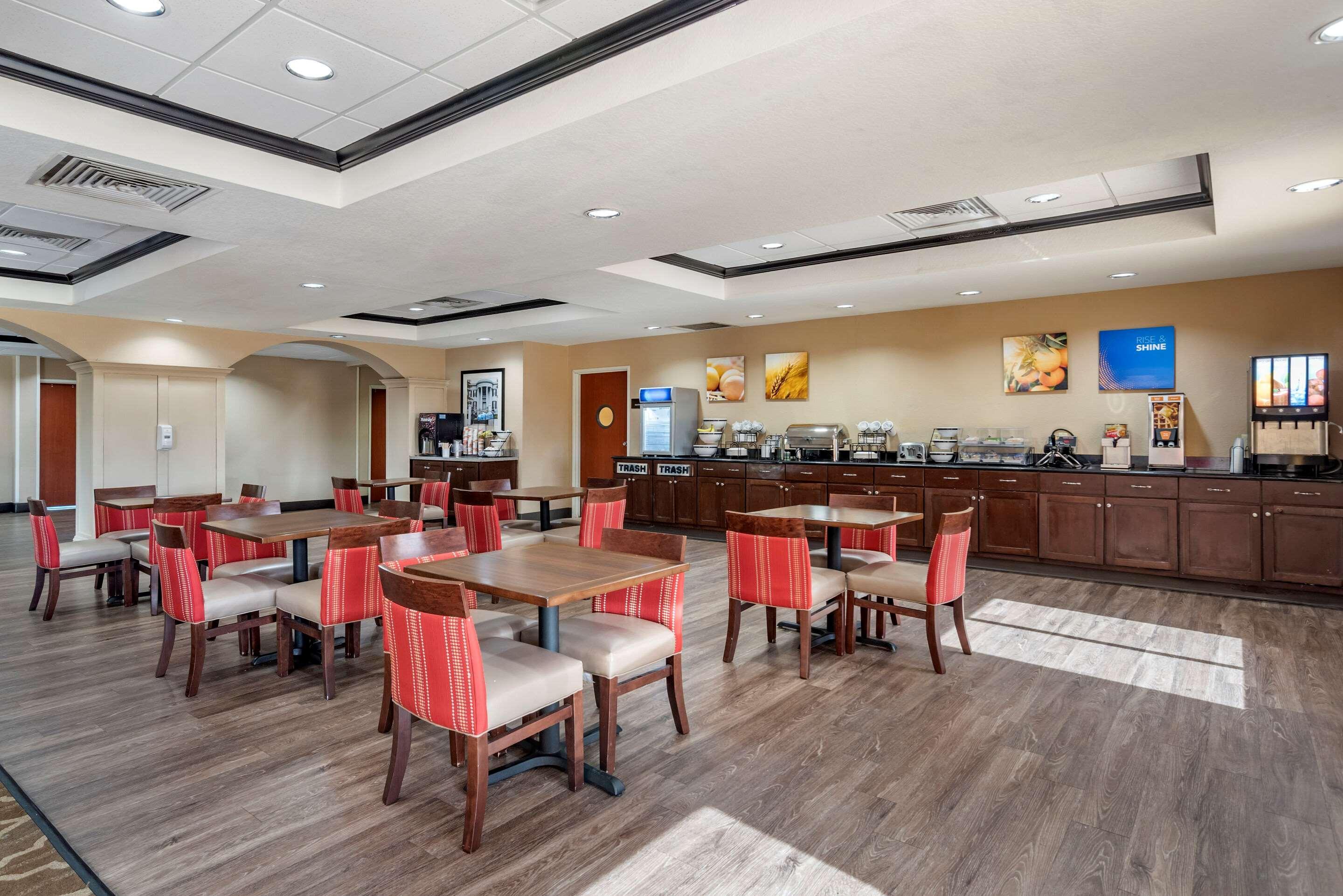 Comfort Inn & Suites Clinton Extérieur photo