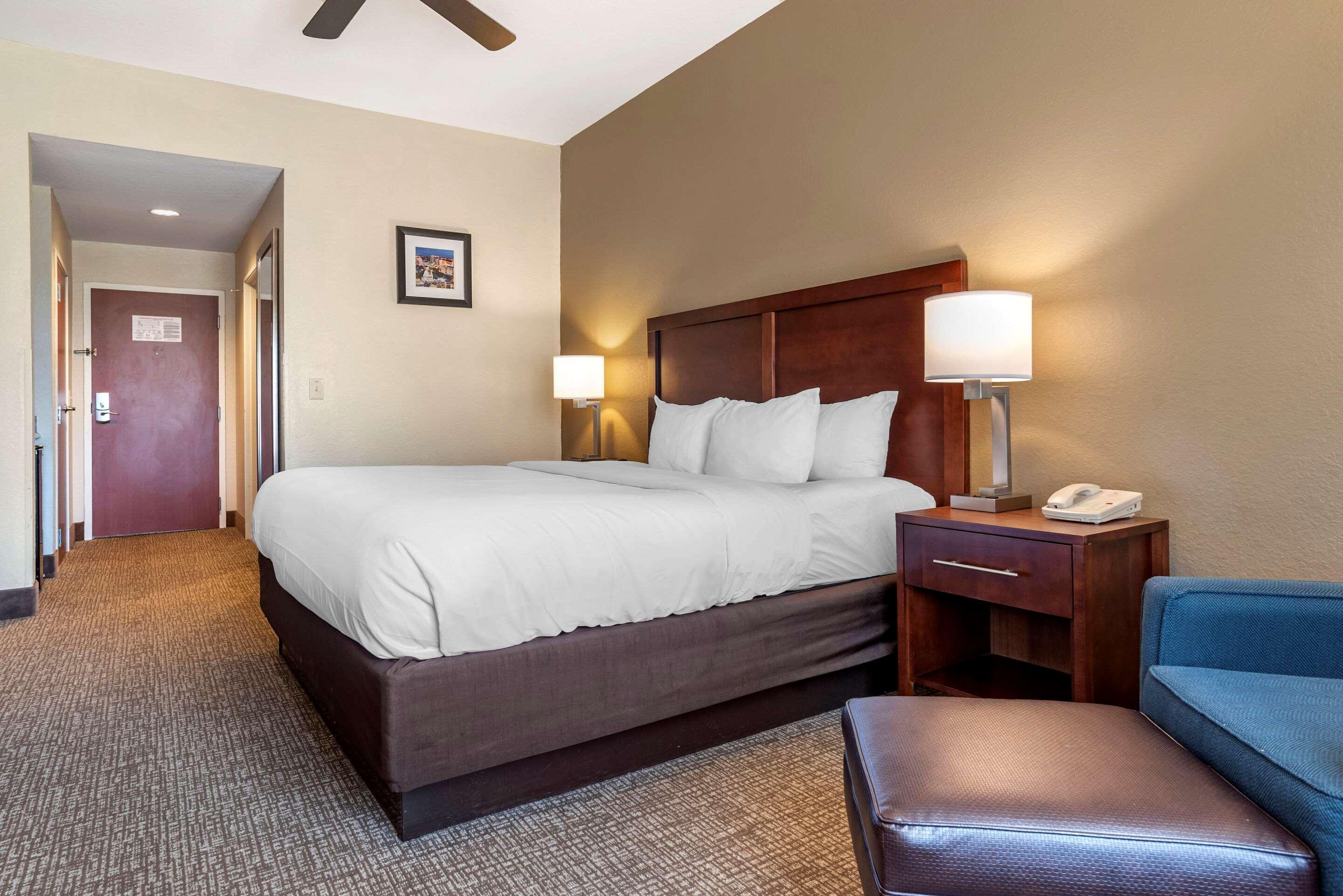Comfort Inn & Suites Clinton Extérieur photo