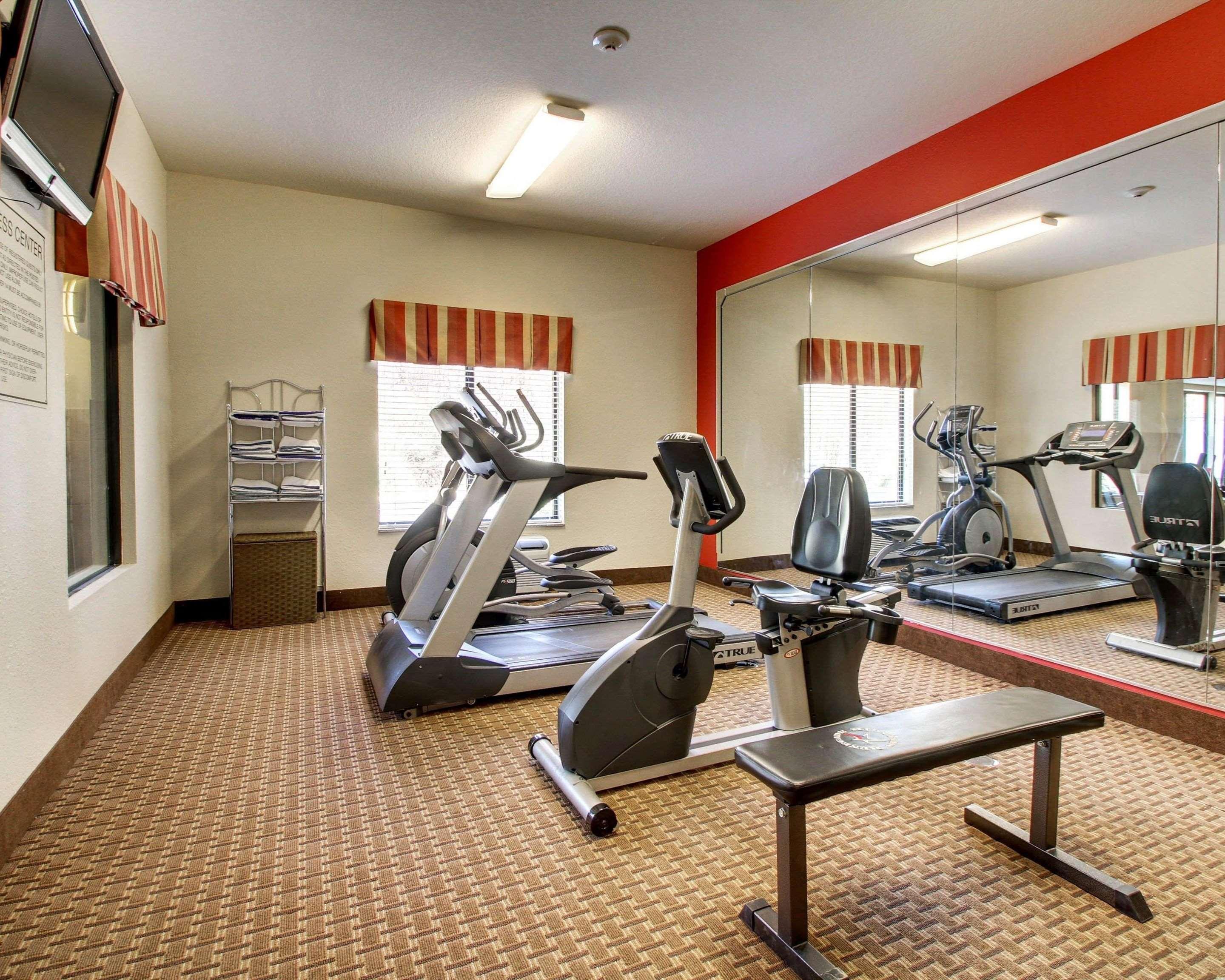Comfort Inn & Suites Clinton Extérieur photo