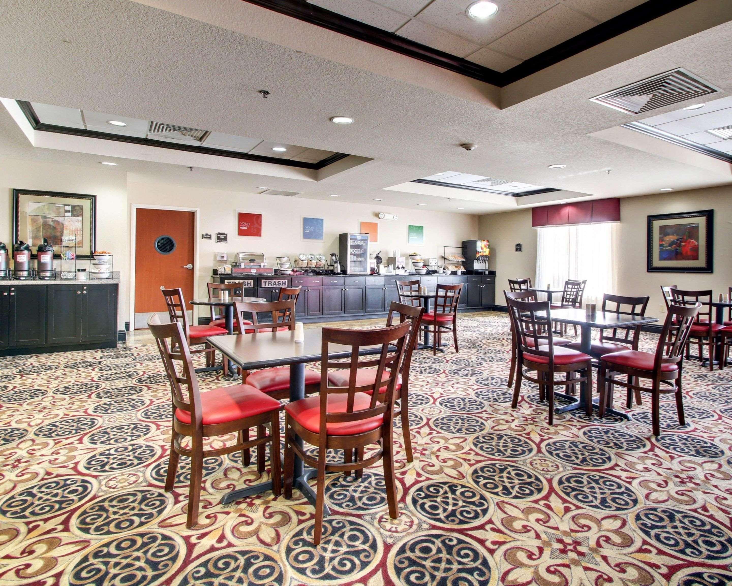 Comfort Inn & Suites Clinton Extérieur photo