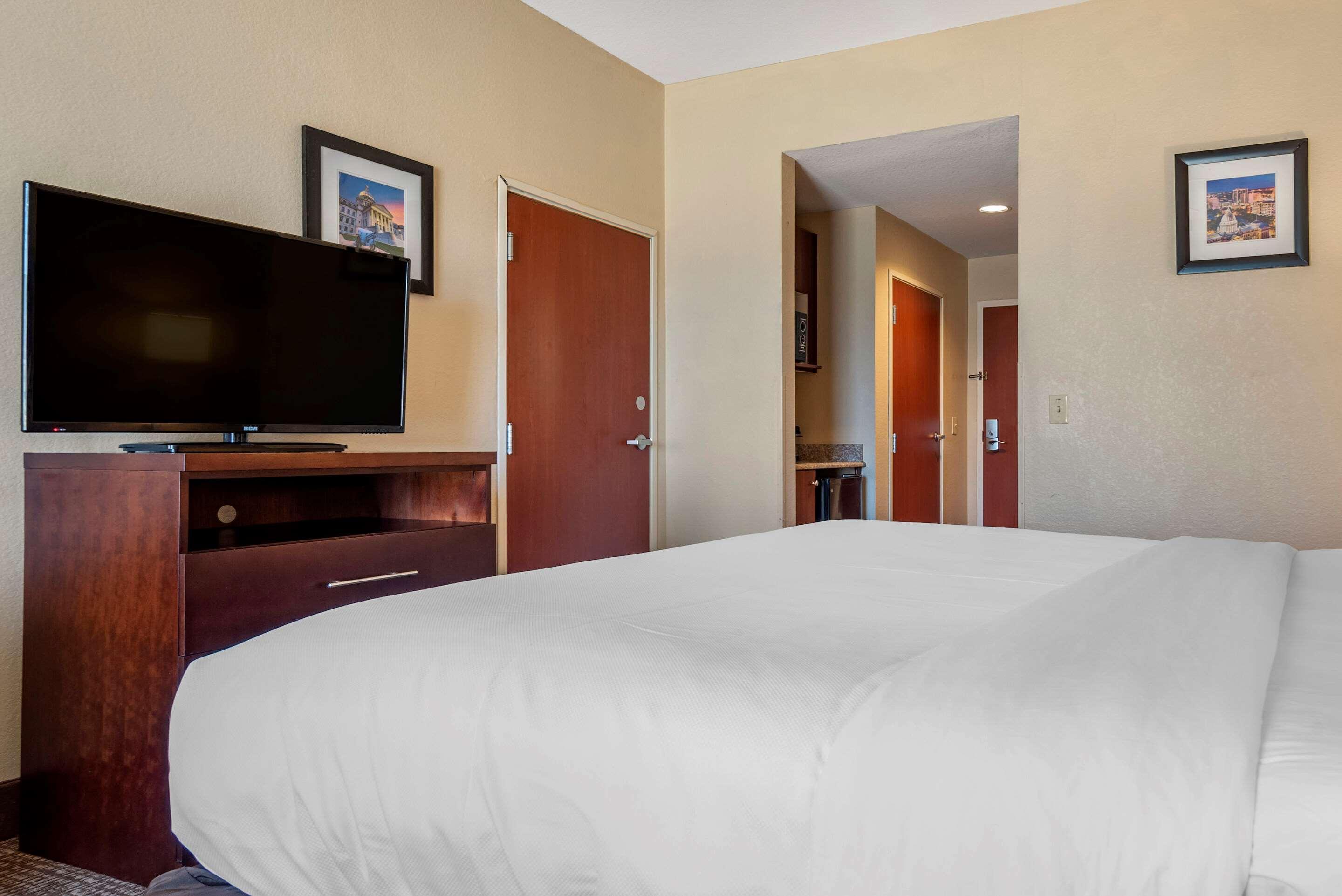 Comfort Inn & Suites Clinton Extérieur photo