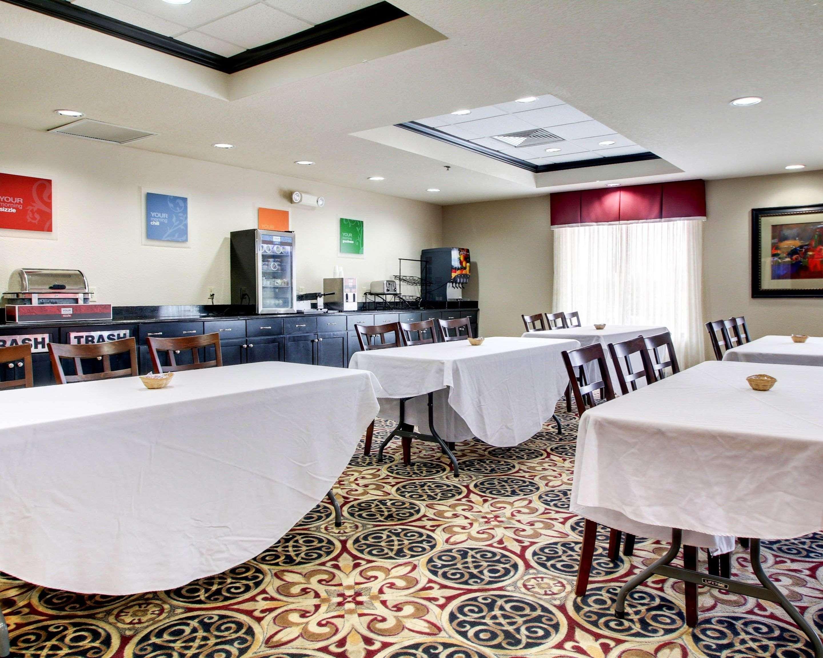 Comfort Inn & Suites Clinton Extérieur photo