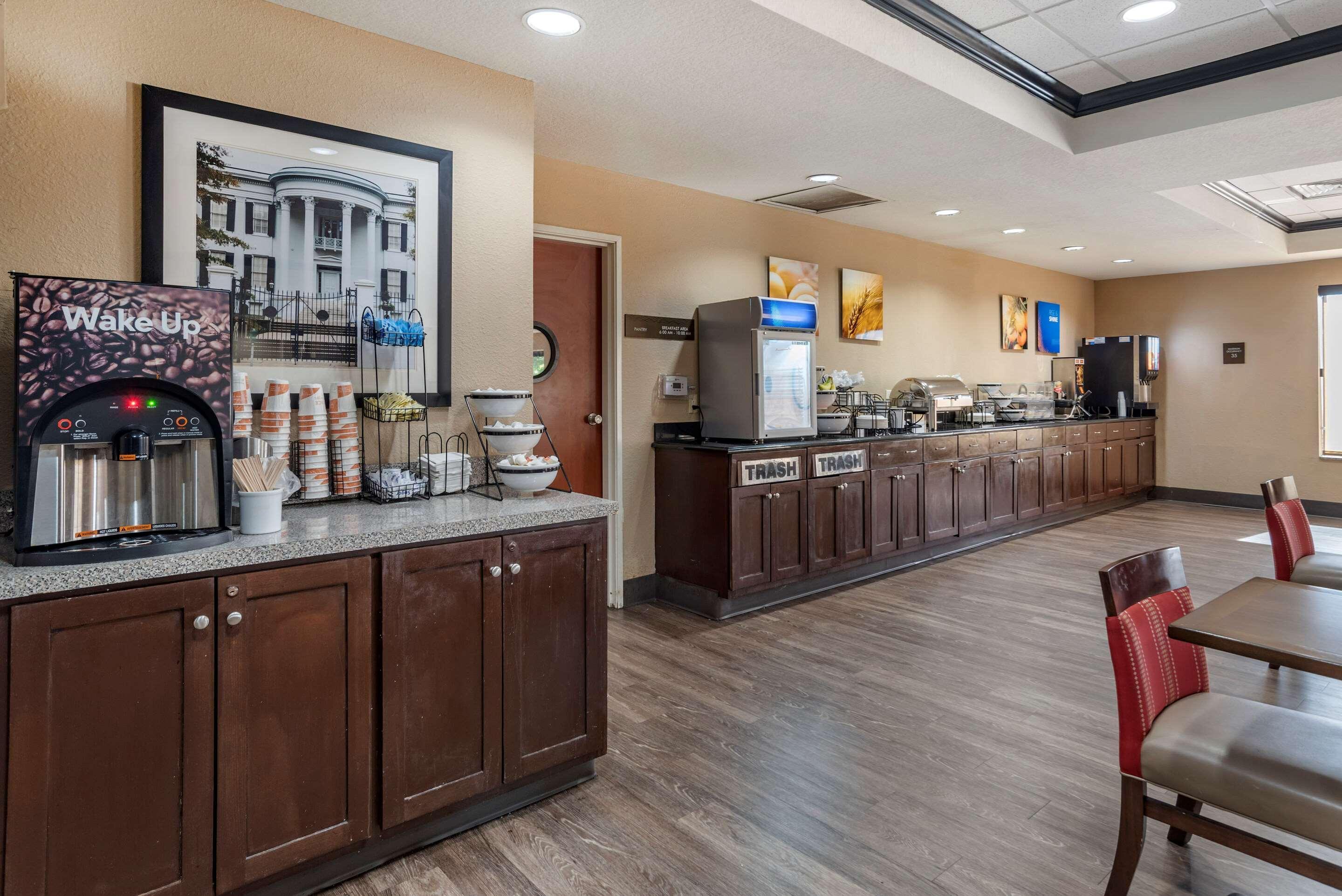 Comfort Inn & Suites Clinton Extérieur photo